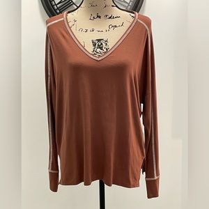 Kinesis medium brown top nwt